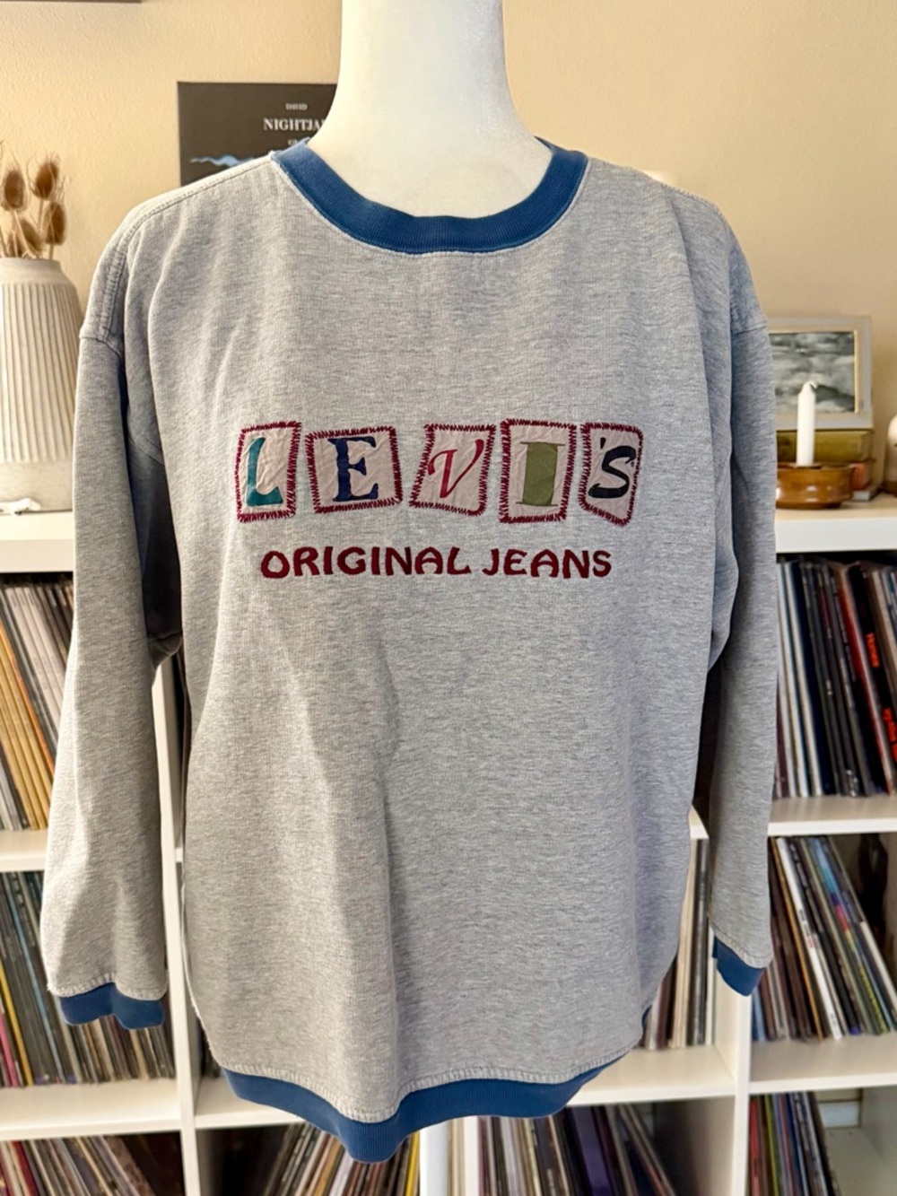 Vintage Levi’s Original Size Medium Gray Cotton Crew Neck Sweatshirt